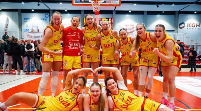 Ślęza wygrała mecz na szczycie z Poznaniem. Mielnicka i Zięmborska liderkami w ważnym starciu
