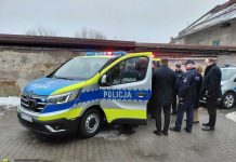 Policjanci z Nowego Wiśnicza mają nowy radiowóz