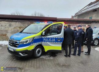Policjanci z Nowego Wiśnicza mają nowy radiowóz
