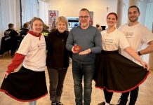 Delegacja z Australii odwiedziła Porębę Spytkowską. Powrót do głośnej akcji pomocy po pożarach