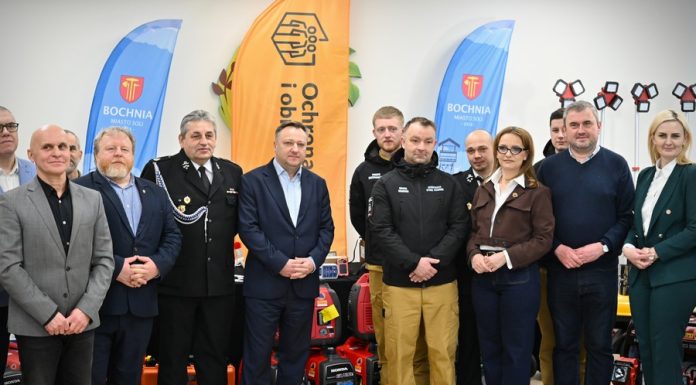 Ponad 1 mln zł na bezpieczeństwo mieszkańców Bochni. Nowy sprzęt trafił do służb i spółek – ZDJĘCIA