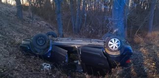 Szczepanów. Dachowanie samochodu osobowego, jedna osoba poszkodowana