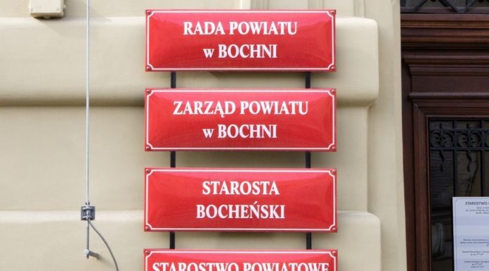 „Gazeta Krakowska”: 1,3 mln zł na nagrody w bocheńskim starostwie