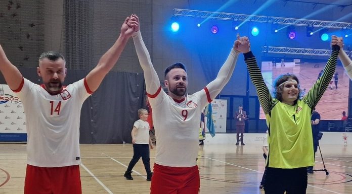 Ks. Krzysztof Iwanicki, wikariusz z Bochni, mistrzem Europy w futsalu