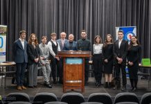 Bochnia. Uczniowie debatowali o Żołnierzach Wyklętych w Kinie Regis – ZDJĘCIA