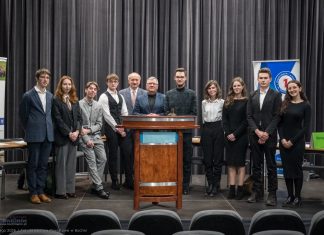 Bochnia. Uczniowie debatowali o Żołnierzach Wyklętych w Kinie Regis – ZDJĘCIA