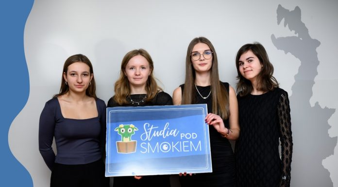 „Studia pod Smokiem” – uczennice z Bochni pomagają maturzystom wybrać przyszłość