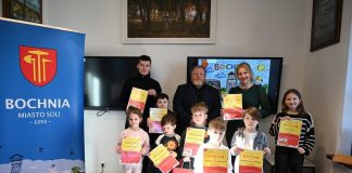 Bochnia. Nagrodzono laureatów konkursu pocztówkowego z okazji 773. rocznicy lokacji miasta