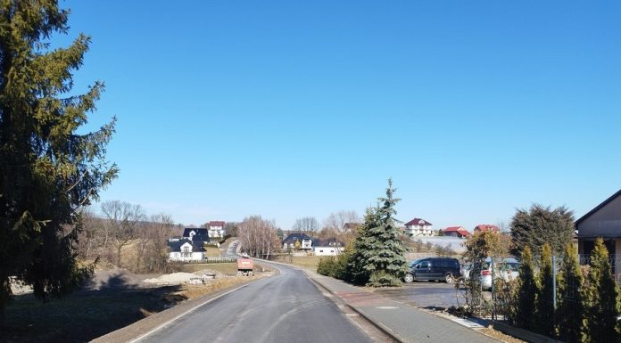 Gmina Trzciana. Zakończono przebudowę odcinka drogi powiatowej w Leszczynie