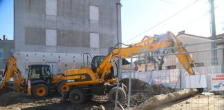 Niepołomice. Trwa rozbudowa najstarszej szkoły. Inwestycja za 8,5 mln zł