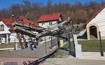 Silny wiatr połamał słupy energetyczne. Część mieszkańców bez prądu