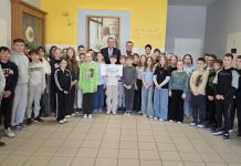 Gry VR trafiły do szkół w powiecie bocheńskim. Nowa technologia będzie uczyć bezpieczeństwa na drodze