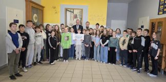 Gry VR trafiły do szkół w powiecie bocheńskim. Nowa technologia będzie uczyć bezpieczeństwa na drodze