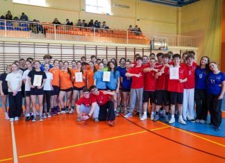 „Fala Rozsądku” – młodzi z 1 LO w Bochni uczą, jak bezpiecznie zachowywać się nad wodą