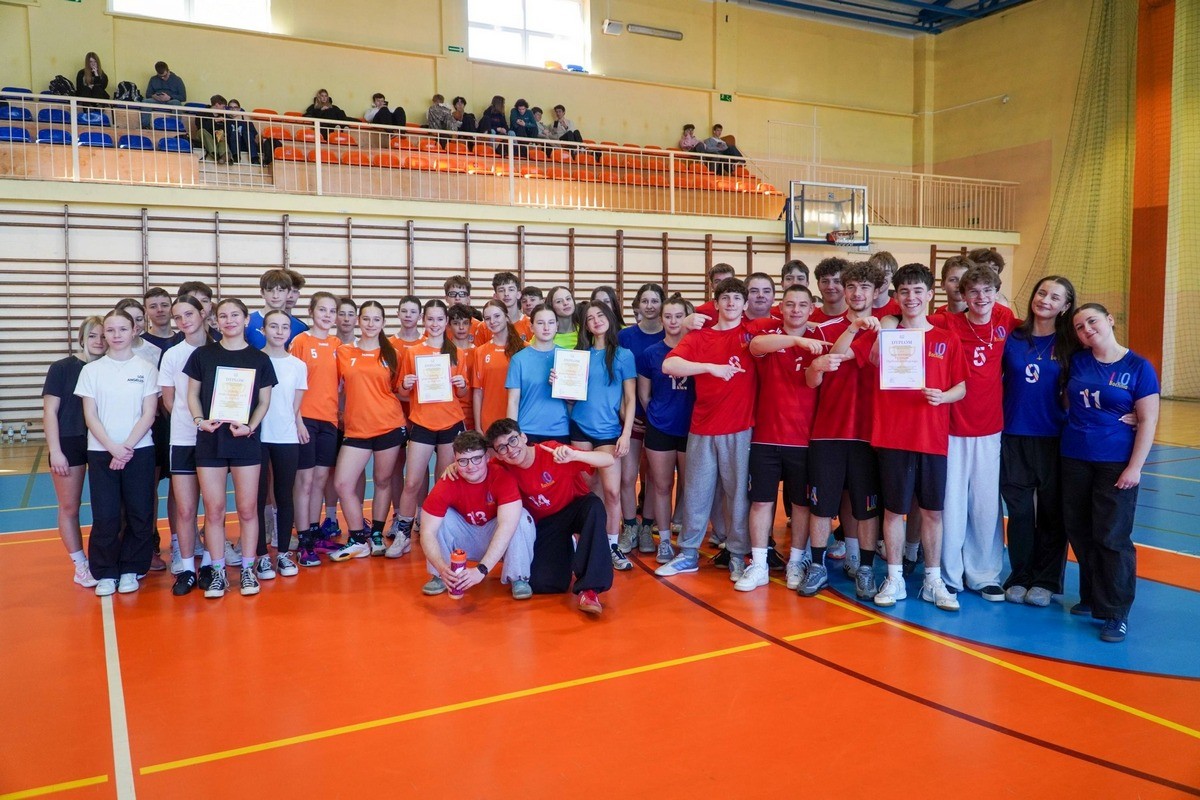 „Fala Rozsądku” – młodzi z 1 LO w Bochni uczą, jak bezpiecznie zachowywać się nad wodą