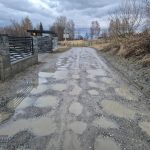 Bochnia. Mieszkańcy ul. Św. Urbana skarżą się na fatalny stan drogi. „Interweniujemy od lat” – ZDJĘCIA