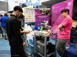 V Targi Pracy w „Mechaniku”. Spotkanie uczniów z pracodawcami – ZDJĘCIA