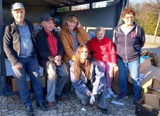 Ponad 33 tony makulatury dla dzieci z Kamerunu. Udana akcja przy kościele św. Pawła w Bochni – ZDJĘCIA