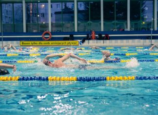 36 km w 12 godzin. Rekord Otyliady na bocheńskiej pływalni! – WYNIKI i ZDJĘCIA