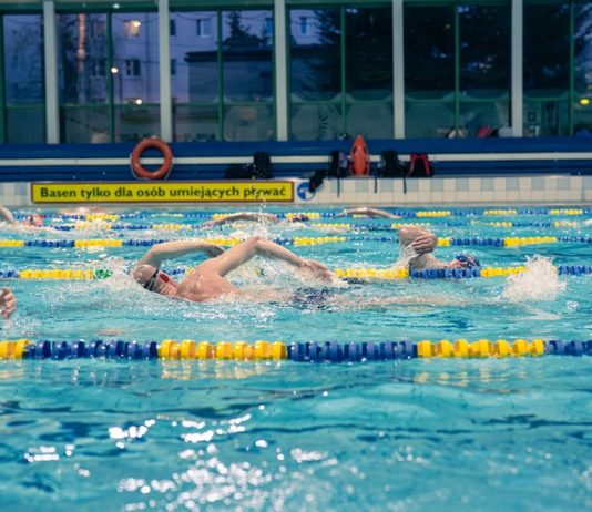 36 km w 12 godzin. Rekord Otyliady na bocheńskiej pływalni! – WYNIKI i ZDJĘCIA