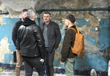 Bochnia. Radni na ul. Trudnej 1. Wizja lokalna potwierdziła zły stan techniczny budynku – ZDJĘCIA