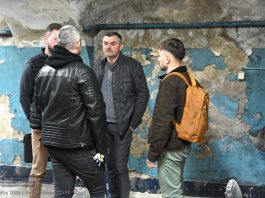 Bochnia. Radni na ul. Trudnej 1. Wizja lokalna potwierdziła zły stan techniczny budynku – ZDJĘCIA