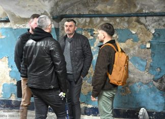 Bochnia. Radni na ul. Trudnej 1. Wizja lokalna potwierdziła zły stan techniczny budynku – ZDJĘCIA