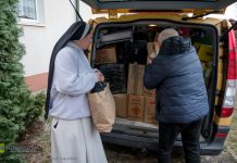 Pół tony pomocy z Bochni trafiło do Czortkowa. Wsparcie dla Polaków na Ukrainie – ZDJĘCIA