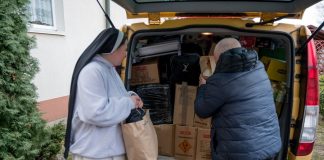 Pół tony pomocy z Bochni trafiło do Czortkowa. Wsparcie dla Polaków na Ukrainie – ZDJĘCIA