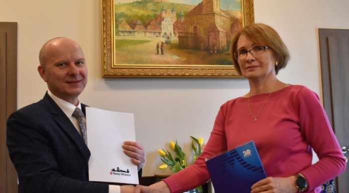 Duża modernizacja szkoły w Nowym Wiśniczu. Podpisano umowę na inwestycję za blisko 6 mln zł