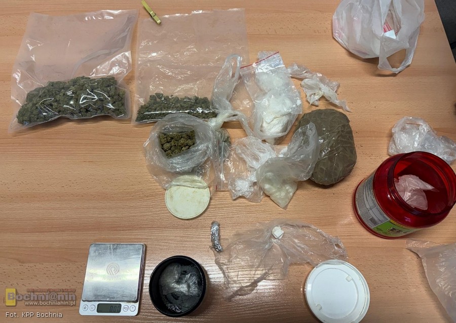 Policja przejęła pół kilograma narkotyków. 9 osób zatrzymanych w powiecie bocheńskim