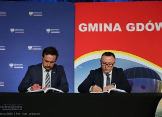 Historyczny moment dla Gdowa. Podpisano umowę na budowę linii kolejowej! – ZDJĘCIA
