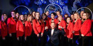 Blisko 500 pań na Gminnym Dniu Kobiet w Łapczycy. Gwiazdą wieczoru Cezary Pazura – ZDJĘCIA