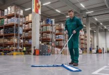 🔸 Profesjonalne sprzątanie z 40% oszczędnością czasu? Poznaj mop nożycowy 2x100cm