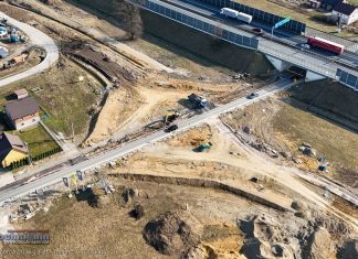 Utrudnienia w Proszówkach na DW 965. Ruszyła budowa skrzyżowania z łącznikiem A4 – ZDJĘCIA