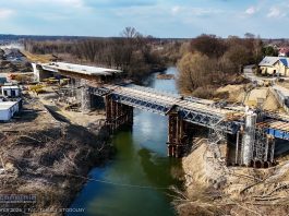 Trwa budowa mostu na Rabie w ramach północnej obwodnicy Bochni – ZDJĘCIA