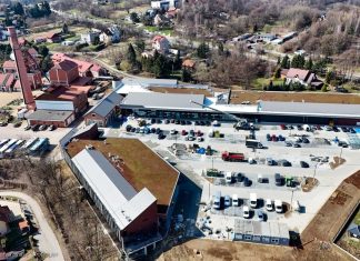 Zieleń na dachach S-Mall Park. Budowa centrum handlowego w Bochni na finiszu – ZDJĘCIA