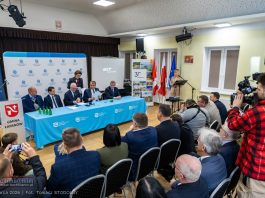 Podpisano umowę na rozbudowę wałów przeciwpowodziowych w Łapanowie – ZDJĘCIA