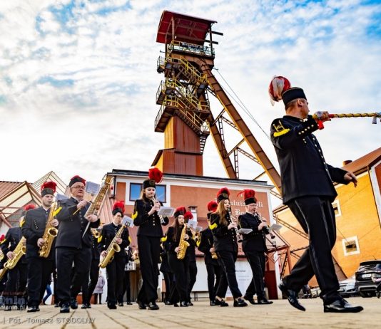 Bochnia świętowała 773. rocznicę lokacji miasta. Uroczysty przemarsz i koncert w kopalni soli – ZDJĘCIA