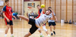 Piłka ręczna. MOSiR Bochnia wygrał ze Świtem Szaflary po emocjonującym meczu