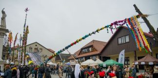 Lipnica Murowana znów zachwyciła! Niestety, jedna z wysokich palm się złamała – ZDJĘCIA