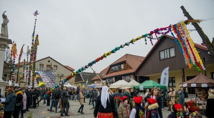 Lipnica Murowana znów zachwyciła! Niestety, jedna z wysokich palm się złamała – ZDJĘCIA