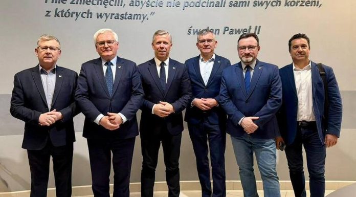 Koniec urzędowania, powrót do polityki? Tomasz Urynowicz wchodzi do nowego projektu