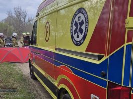 Wypadek quada w Chełmie – pojazd w Rabie, 22-latek zabrany do szpitala – ZDJĘCIA