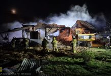 Pożar budynku gospodarczego w Porąbce Iwkowskiej. Akcję gaśniczą utrudniał wiatr