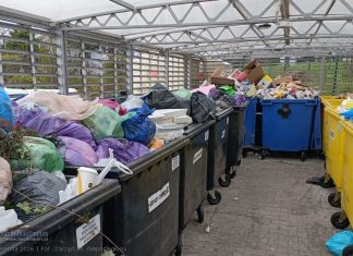 Os. Niepodległości: Nieodebrane odpady zalegają w altanach śmietnikowych