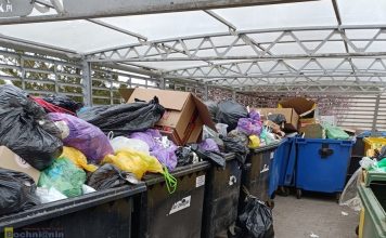 Bochnia. Radni chcą wyjaśnień ws. nieodebranych odpadów. Komisja przegłosowała wniosek o kontrolę