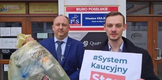 Bochnia. Z workiem butelek przed biurem posła PiS. Konfederacja: Polacy są traktowani jak „śmieciarze”