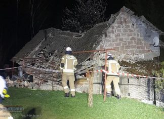 Wybuch butli gazowej w Jadownikach. Budynek częściowo zawalony