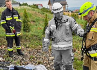 Tłumy na pogrzebie strażaka z OSP Trąbki. Bogdan Ulman pośmiertnie odznaczony, trwa zbiórka dla rodziny
